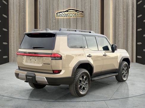 Used 2025 Lexus GX 550 image 7