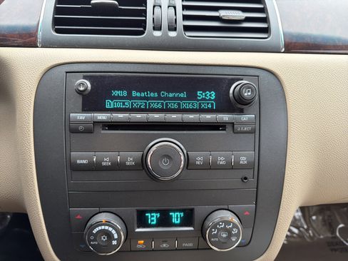 Used 2011 Buick Lucerne CXL FWD image 26