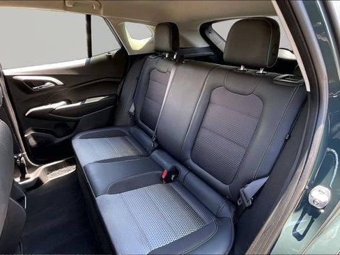 Used 2025 Chevrolet Trax LT FWD image 16
