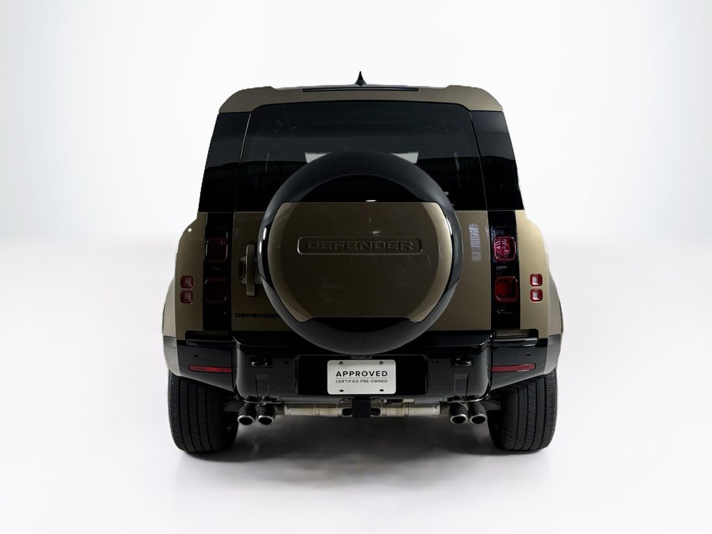 Used 2025 Land Rover Defender 110 X-Dynamic SE AWD/4WD image 4