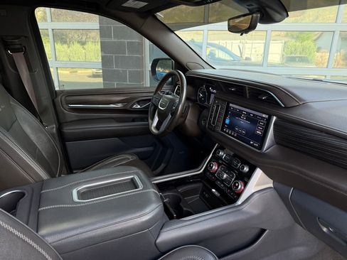 Used 2021 GMC Yukon XL Denali w/ Denali Premium Package AWD/4WD image 53
