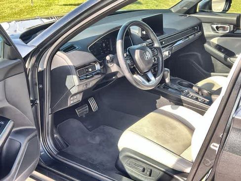 Used 2023 Honda Civic Sport Touring image 3