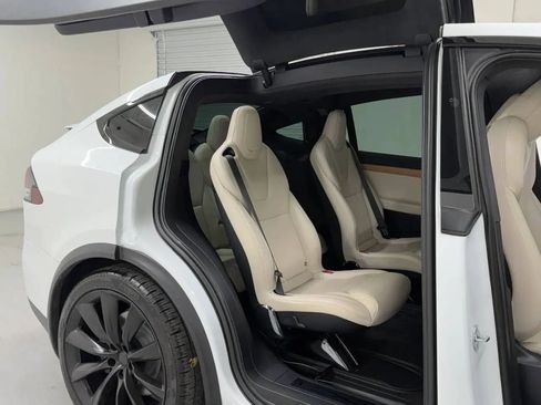 Used 2020 Tesla Model X Long Range AWD/4WD image 16
