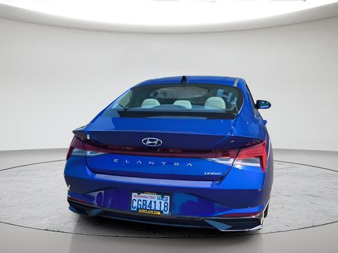 Used 2023 Hyundai Elantra Limited FWD image 4