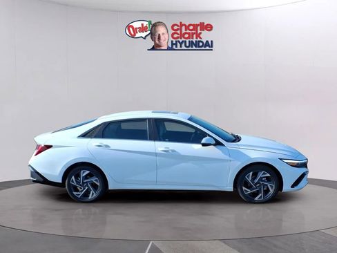 New 2026 Hyundai Elantra Limited image 6