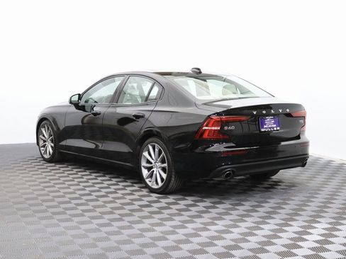 Used 2019 Volvo S60 T5 Momentum w/ Premium Package image 6