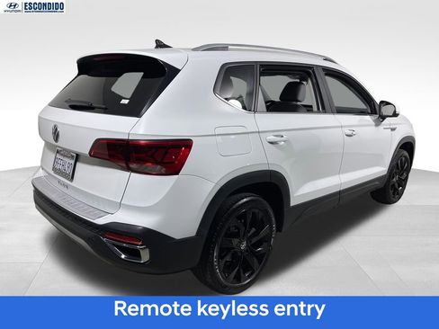 Used 2023 Volkswagen Taos SE FWD image 5