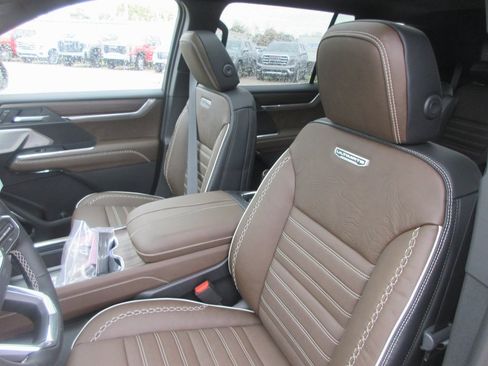 New 2026 GMC Acadia Denali Ultimate image 13