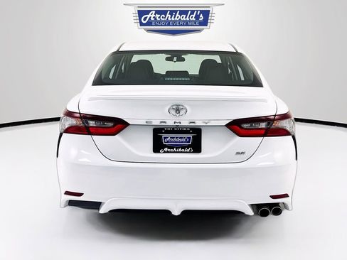 Used 2024 Toyota Camry SE FWD image 6