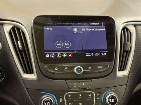 Used 2024 Chevrolet Malibu LT FWD image 19