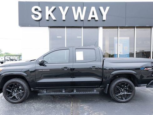 Certified 2025 Chevrolet Colorado Z71 w/ Z71 Convenience Package 2 AWD/4WD image 2