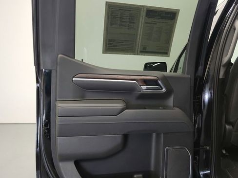 Used 2025 GMC Sierra 1500 SLT image 29
