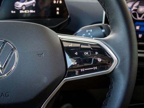 New 2025 Volkswagen ID.4 Pro S Plus image 36