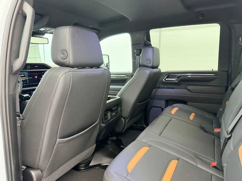 Used 2024 GMC Sierra 3500 AT4 image 18