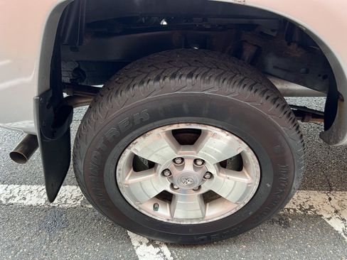 Used 2011 Toyota Tacoma 4x4 Double Cab w/ TRD Sport Pkg image 30