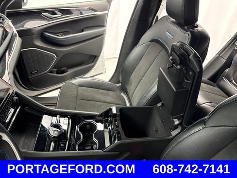 Used 2023 Jeep Grand Cherokee Trailhawk w/ Luxury Tech Group III AWD/4WD image 22