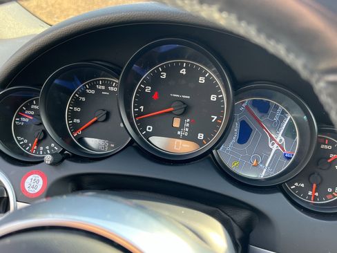 Used 2016 Porsche Cayenne image 23