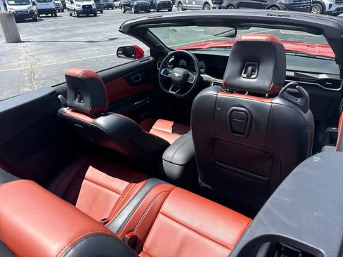 Used 2025 Ford Mustang Premium RWD image 34