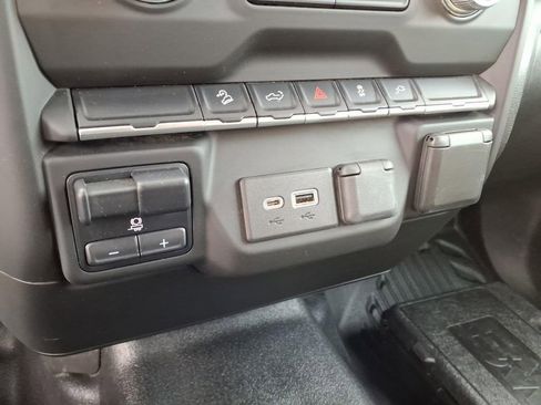 Used 2022 GMC Sierra 3500 Pro w/ Convenience Package image 8