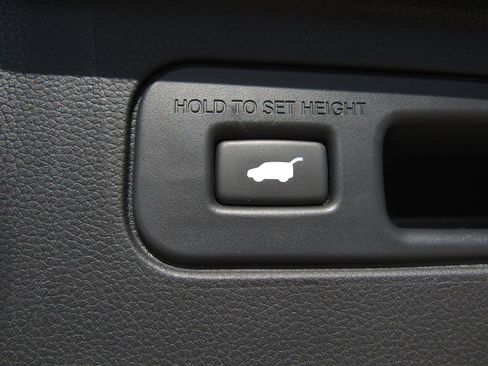 Used 2025 Honda Pilot Touring image 14