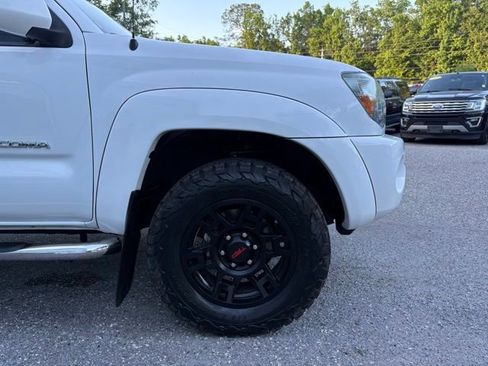 Used 2011 Toyota Tacoma PreRunner w/ TRD Sport Pkg RWD image 32