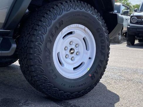 New 2026 Ford Bronco Heritage Edition AWD/4WD image 9