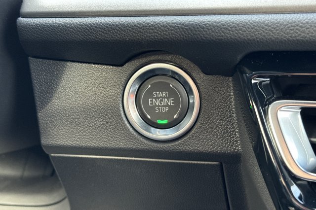 New 2027 Chevrolet Traverse LT w/ Sun and Wheel Package FWD image 33