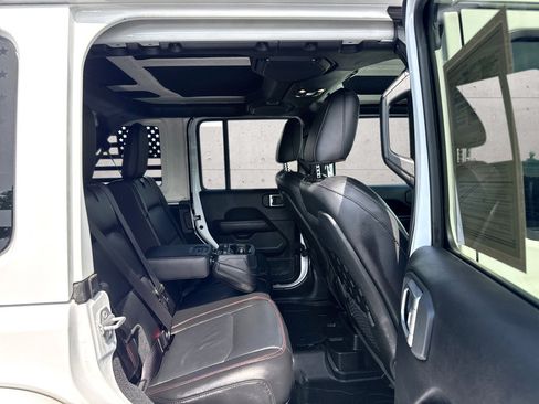 Used 2020 Jeep Wrangler Unlimited Rubicon w/ Steel Bumper Group AWD/4WD image 8