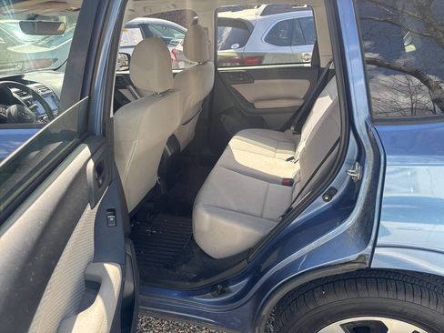 Used 2017 Subaru Forester 2.5i Premium w/ All-Weather Package image 10