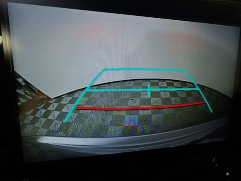 Used 2022 Toyota Highlander LE image 28