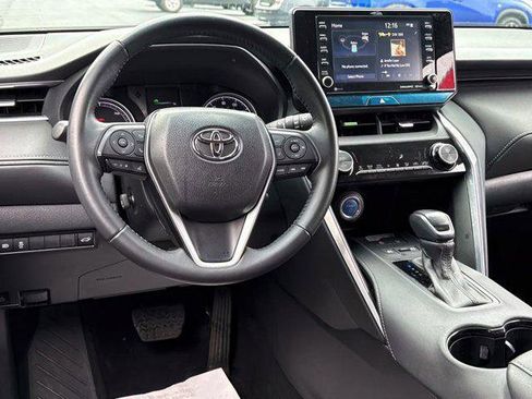 Used 2022 Toyota Venza LE image 45