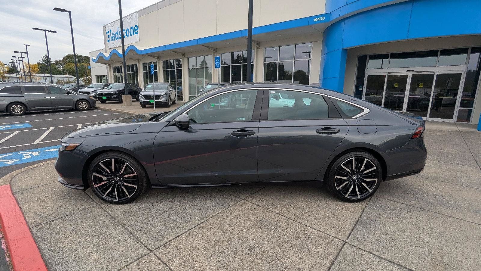 Used 2026 Honda Accord Touring image 3