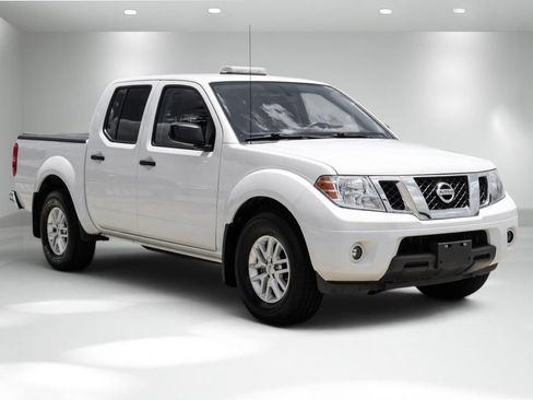 Used 2020 Nissan Frontier SV RWD image 5