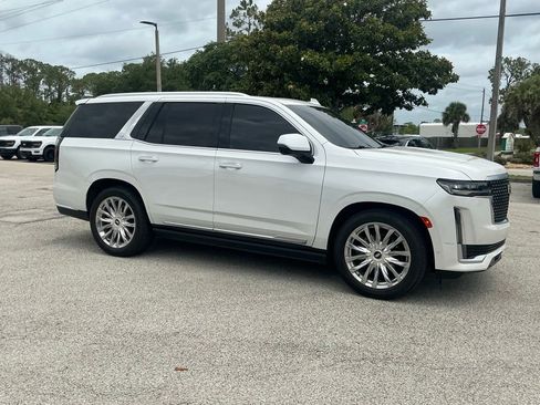 Used 2023 Cadillac Escalade Premium Luxury w/ Performance Package AWD/4WD image 19