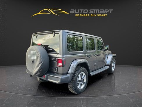 Used 2019 Jeep Wrangler Unlimited Sahara AWD/4WD image 5