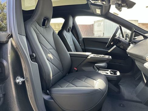 Used 2025 BMW iX xDrive50 AWD/4WD image 29