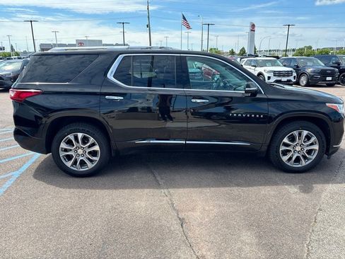 Used 2021 Chevrolet Traverse Premier w/ LPO, Floor Liner Package AWD/4WD image 4