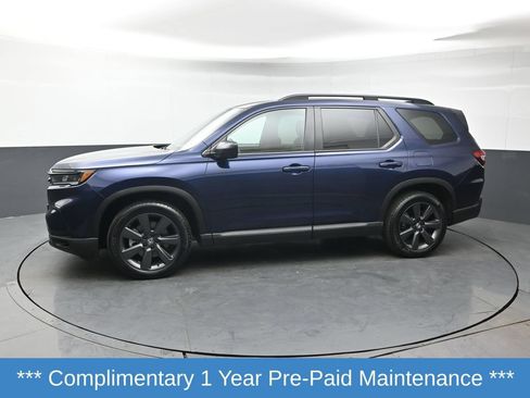Used 2025 Honda Pilot Sport image 2