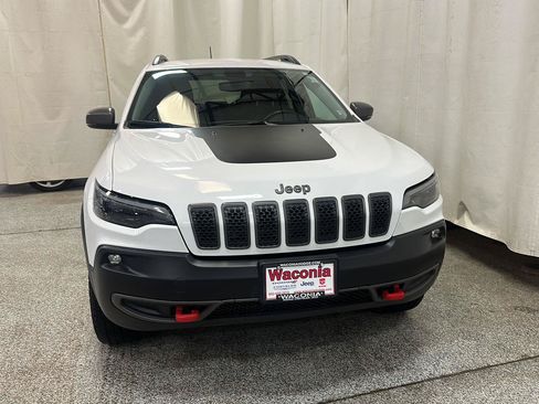 Used 2019 Jeep Cherokee Trailhawk w/ Cold Weather Group AWD/4WD image 8