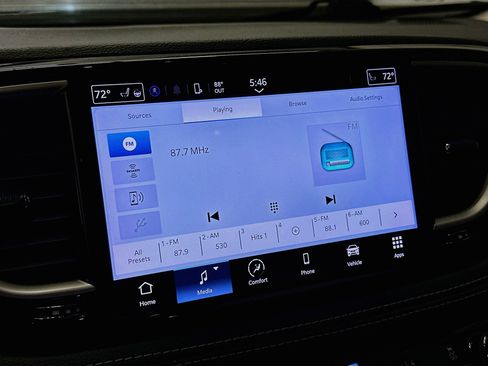 Used 2023 Chrysler Pacifica Touring-L FWD image 21