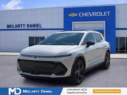 Used 2025 Chevrolet Equinox EV RS w/ Convenience Package II image 2