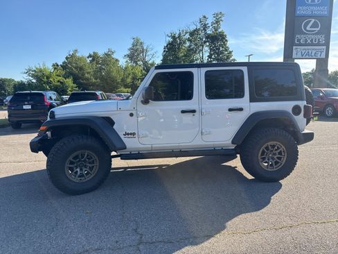 Used 2022 Jeep Wrangler Unlimited Sport AWD/4WD image 6