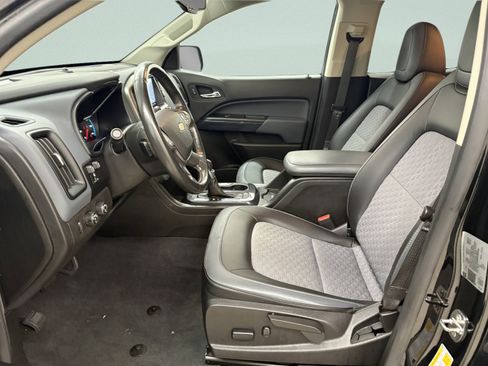 Used 2022 Chevrolet Colorado Z71 w/ Z71 Midnight Edition image 11