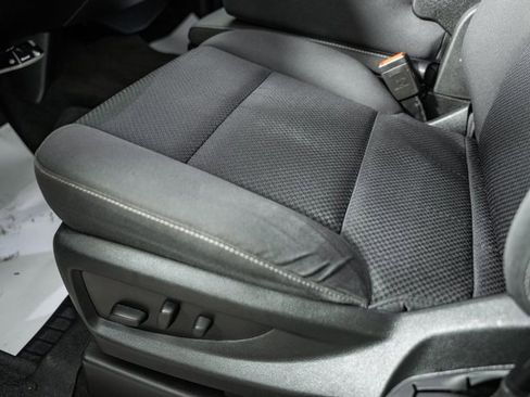 Used 2018 Chevrolet Silverado 1500 LT w/ LT Eassist Package image 32