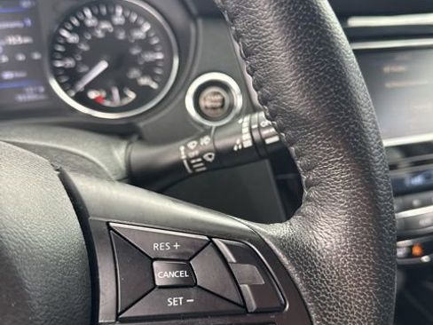 Used 2019 Nissan Rogue SV image 28