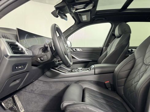 Used 2024 BMW X5 xDrive40i w/ M Sport Package AWD/4WD image 4