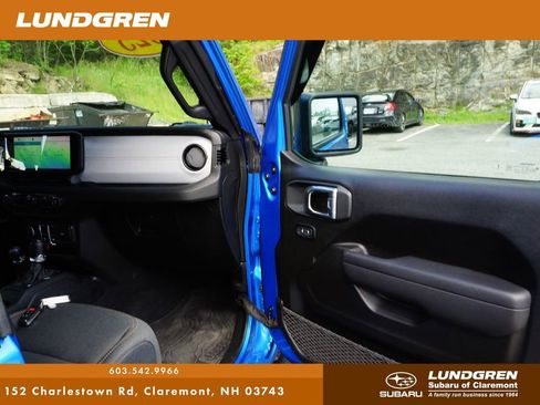 Used 2025 Jeep Wrangler Sport AWD/4WD image 8