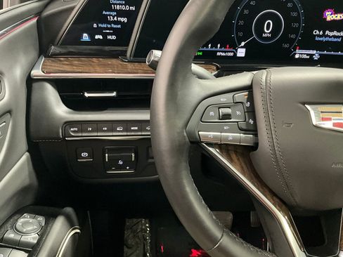 Used 2022 Cadillac Escalade ESV Sport Platinum w/ LPO, ONYX Package image 17