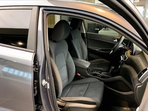 Used 2019 Hyundai Tucson SE image 10