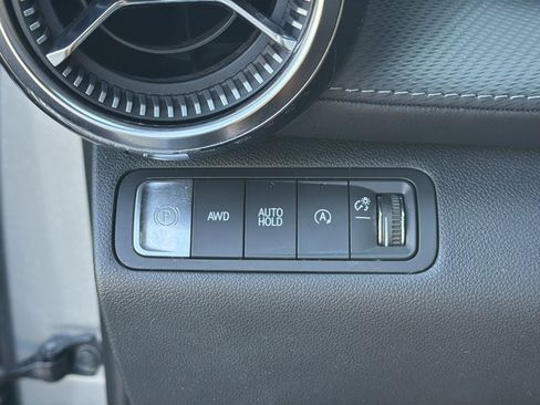 Used 2026 Chevrolet Equinox LT AWD/4WD image 11